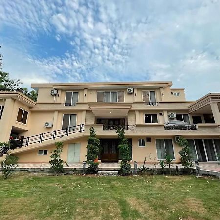 Infinity Villa Exclusive Islamabad Bagian luar foto