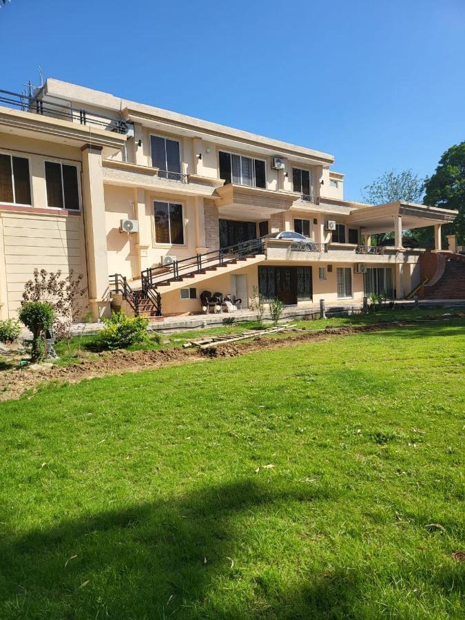 Infinity Villa Exclusive Islamabad Bagian luar foto