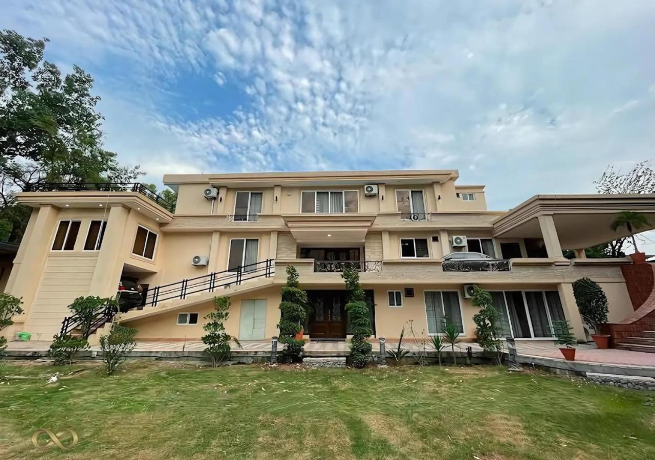 Infinity Villa Exclusive Islamabad Bagian luar foto